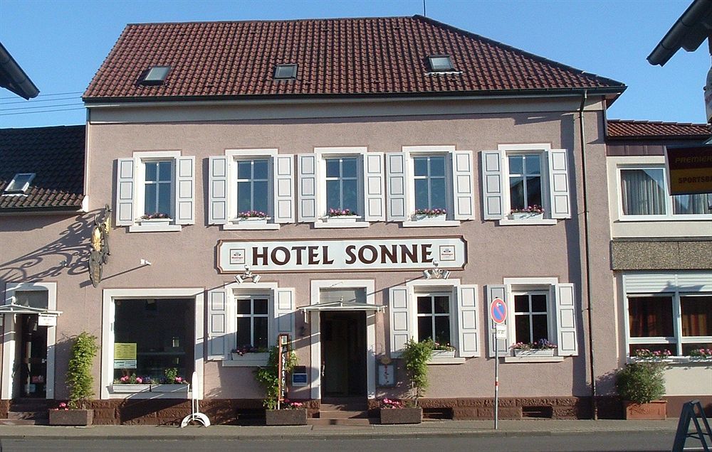 Hotel Sonne Карлсруэ Экстерьер фото